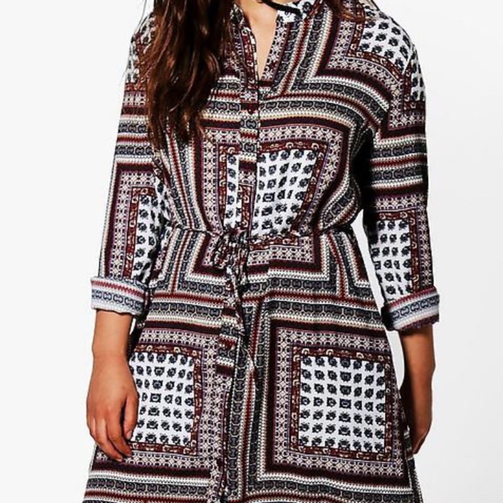 Boohoo Plus Lydia Paisley Print Tunic (US Size 12)